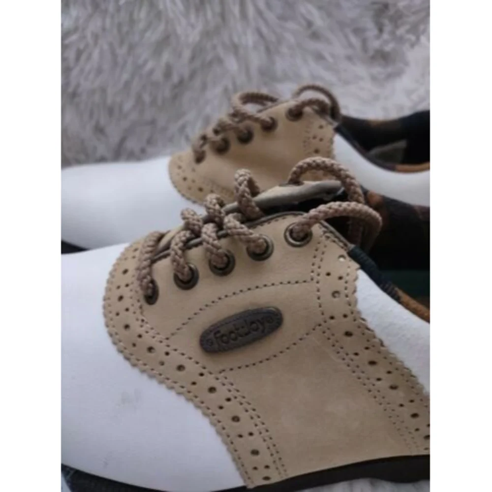 FootJoy SoftJoys Terrains Women's Size 7 Golf Shoes White w Brown Cleats - Picture 2 of 8